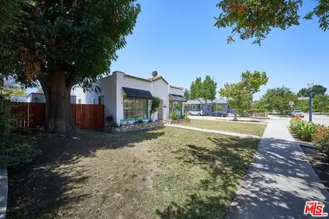 Exterior - 3653 Falcon Ave, Long Beach, CA 90807 photo 4 of 16