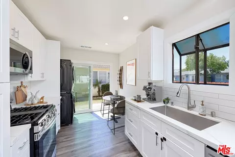 Kitchen - 3653 Falcon Ave, Long Beach, CA 90807 photo 2 of 2