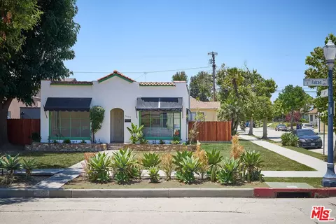 3653 Falcon Ave, Long Beach, CA 90807