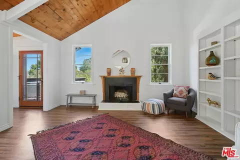 1527 Bainum Dr, Topanga, CA 90290