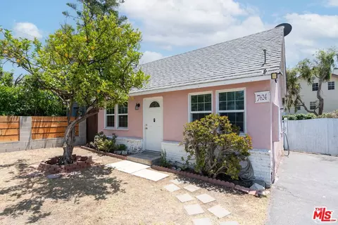 7624 Machrea St, Tujunga, CA 91042 photo 3
