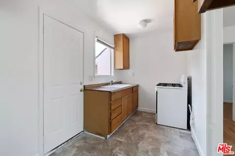 7624 Machrea St, Tujunga, CA 91042 photo 9