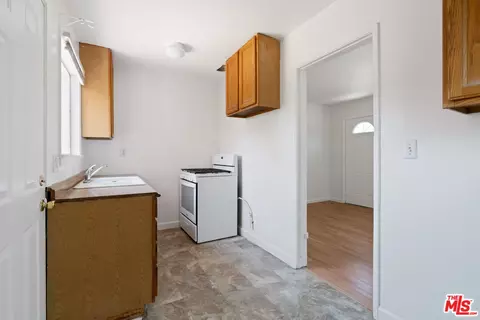 7624 Machrea St, Tujunga, CA 91042 photo 10