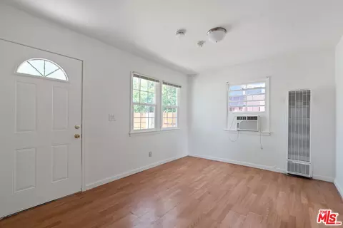 7624 Machrea St, Tujunga, CA 91042 photo 7