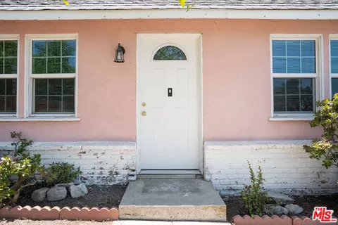 7624 Machrea St, Tujunga, CA 91042 photo 4