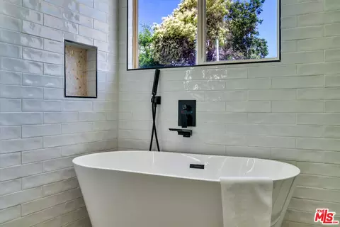 Bath - 3600 Springridge Way, Palmdale, CA 93551 photo 6 of 6
