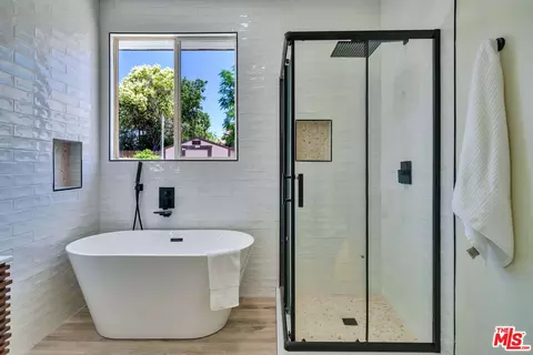 Bath - 3600 Springridge Way, Palmdale, CA 93551 photo 5 of 6