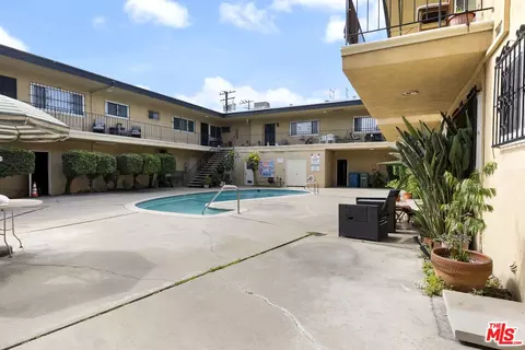 Exterior - 823 Java Ave #4, Inglewood, CA 90301 photo 3 of 3