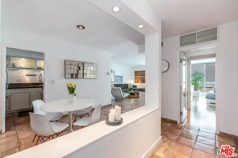 1010 N Kings Rd #308, West Hollywood, CA 90069