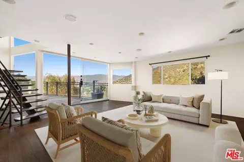 3488 Troy Dr, Los Angeles, CA 90068