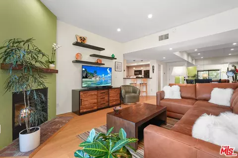 8160 Manitoba St #113, Playa Del Rey, CA 90293