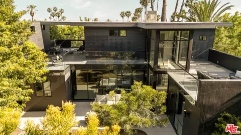 7431 Franklin Ave, Los Angeles, CA 90046