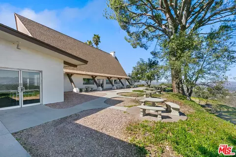 166 Comanche, Topanga, CA 90290 photo 32