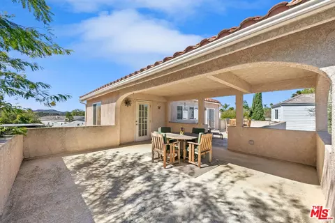 166 Comanche, Topanga, CA 90290 photo 22