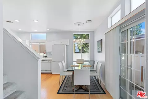 166 Comanche, Topanga, CA 90290 photo 4