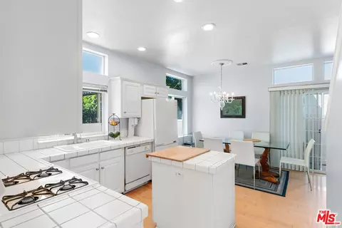 166 Comanche, Topanga, CA 90290 photo 5