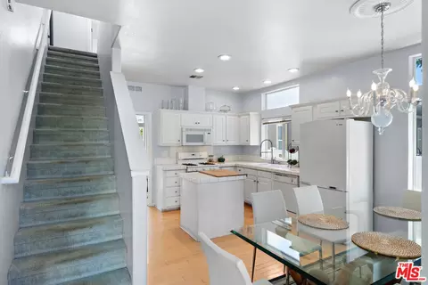 166 Comanche, Topanga, CA 90290 photo 3