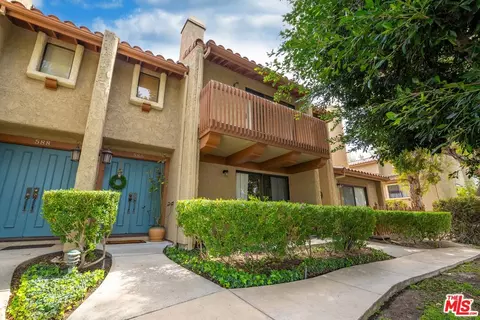 586 Rosewood Ave, Camarillo, CA 93010