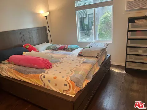 Bedroom - 140 N Pass Ave, Burbank, CA 91505 photo 4 of 7