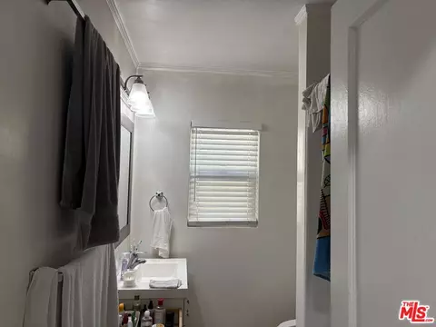 Bath - 140 N Pass Ave, Burbank, CA 91505 photo 5 of 5