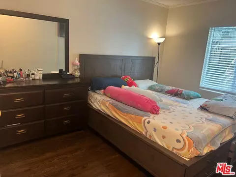 Bedroom - 140 N Pass Ave, Burbank, CA 91505 photo 1 of 7