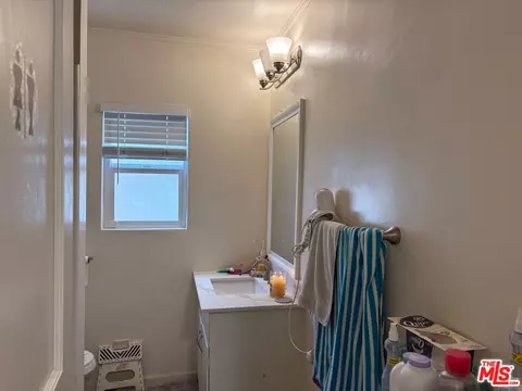 Bath - 140 N Pass Ave, Burbank, CA 91505 photo 1 of 5