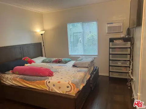 Bedroom - 140 N Pass Ave, Burbank, CA 91505 photo 2 of 7