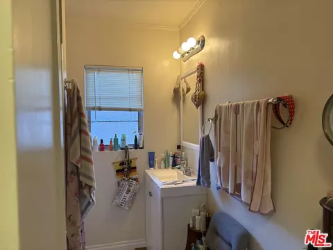 Bath - 140 N Pass Ave, Burbank, CA 91505 photo 2 of 5
