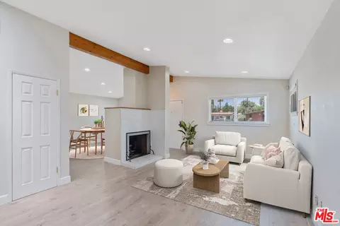 22922 Cantlay St, West Hills, CA 91307