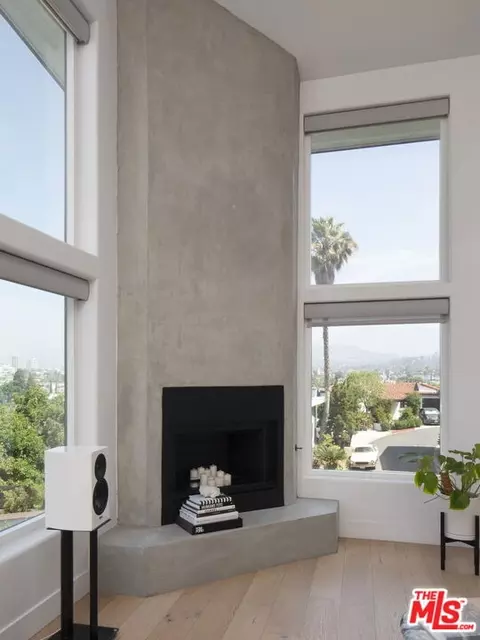 1320 Romulus Dr, Glendale, CA 91205 photo 9