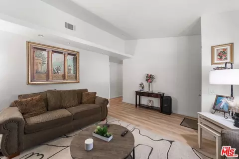 43656 5th St, Lancaster, CA 93535 photo 4