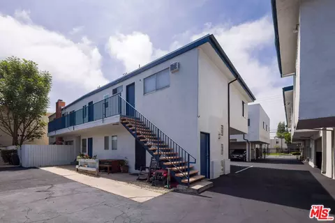 Exterior - 15115 Victory Blvd, Van Nuys, CA 91411 photo 14 of 20