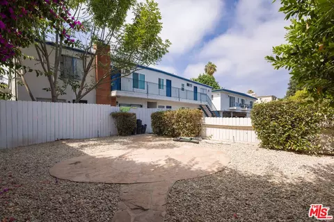 Exterior - 15115 Victory Blvd, Van Nuys, CA 91411 photo 13 of 20