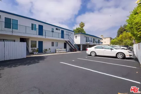 Exterior - 15115 Victory Blvd, Van Nuys, CA 91411 photo 15 of 20