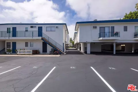 Exterior - 15115 Victory Blvd, Van Nuys, CA 91411 photo 18 of 20