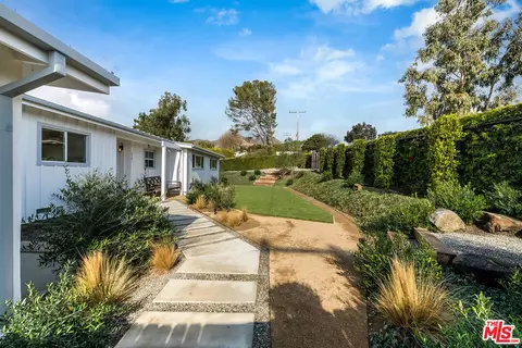 5761 Calpine Dr, Malibu, CA 90265