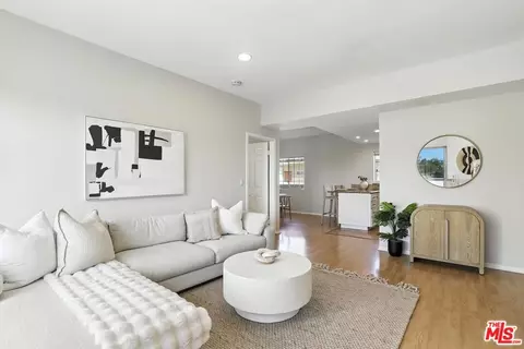11531 Riverside Dr #308, North Hollywood, CA 91602