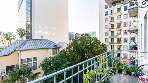 Exterior - 455 E Ocean Blvd #502, Long Beach, CA 90802 photo 1 of 2
