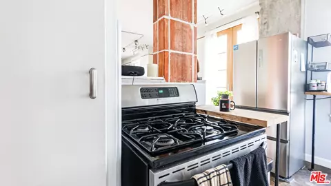Kitchen - 455 E Ocean Blvd #502, Long Beach, CA 90802 photo 4 of 7