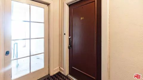 Entry Way - 455 E Ocean Blvd #502, Long Beach, CA 90802 photo 4 of 7