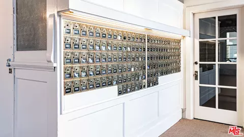Entry Way - 455 E Ocean Blvd #502, Long Beach, CA 90802 photo 4 of 5