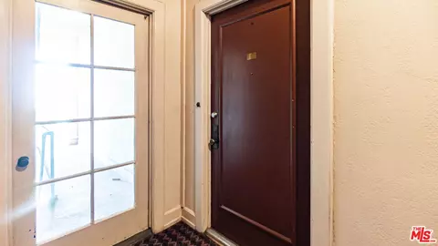 Entry Way - 455 E Ocean Blvd #502, Long Beach, CA 90802 photo 2 of 5