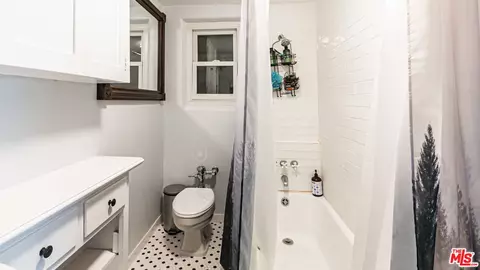 Bath - 455 E Ocean Blvd #502, Long Beach, CA 90802 photo 2 of 2