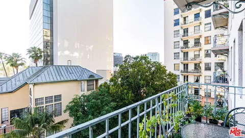 Exterior - 455 E Ocean Blvd #502, Long Beach, CA 90802 photo 1 of 2