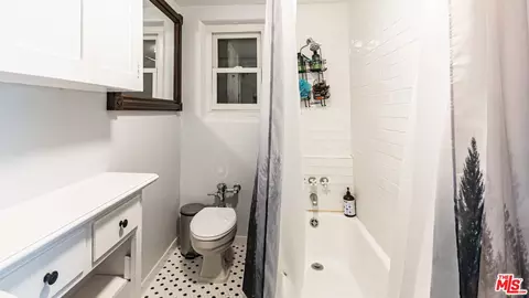 Bath - 455 E Ocean Blvd #502, Long Beach, CA 90802 photo 2 of 2
