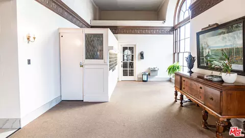 Entry Way - 455 E Ocean Blvd #502, Long Beach, CA 90802 photo 3 of 5