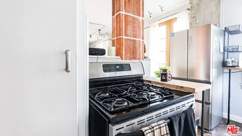 Kitchen - 455 E Ocean Blvd #502, Long Beach, CA 90802 photo 4 of 7