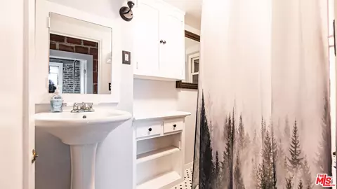 Bath - 455 E Ocean Blvd #502, Long Beach, CA 90802 photo 1 of 2