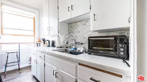 Kitchen - 455 E Ocean Blvd #502, Long Beach, CA 90802 photo 3 of 7