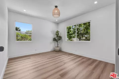 2385 Queensberry Rd, Pasadena, CA 91104 photo 20